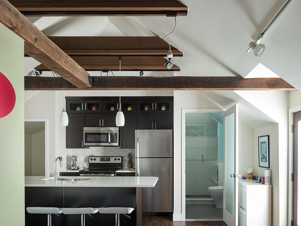kitchen / bathroom