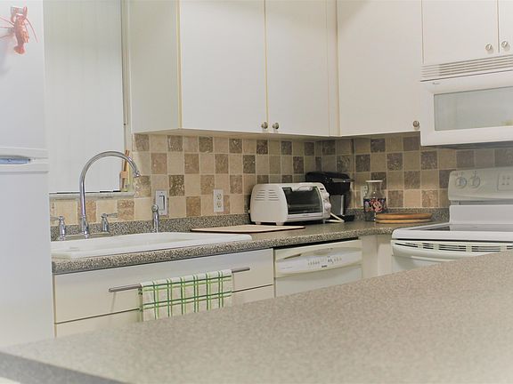 2nd image of 2105 Lavers Cir APT 405