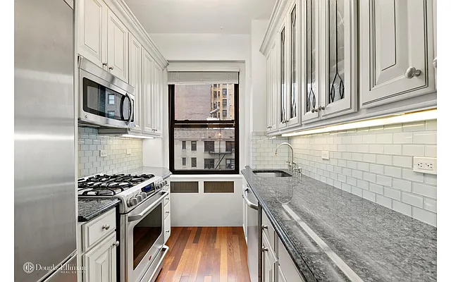 Sold by Douglas Elliman | media 14