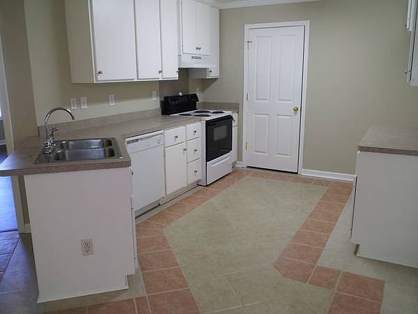 2nd image of 759 Glencross Dr