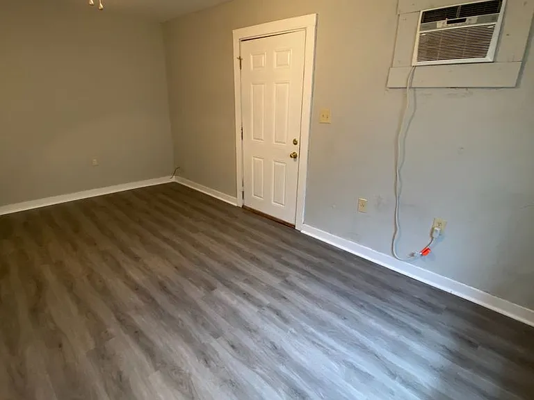 Hietts Ln - 406 — Photo 21