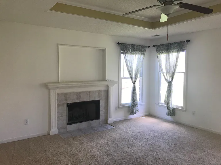 9902 W 132nd Ter — Photo 10