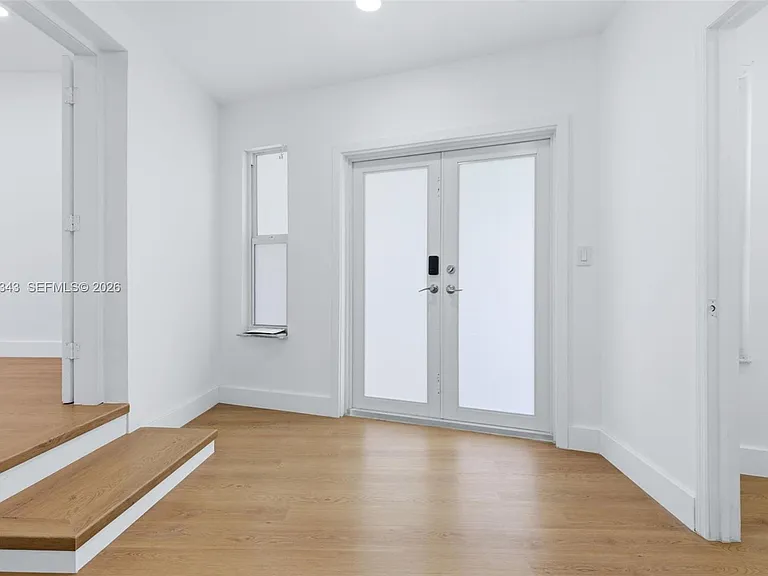 1510 S Treasure Dr — Photo 11