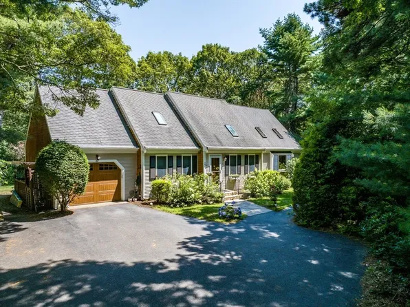 82 Nobadeer Rd, Barnstable, MA 02630