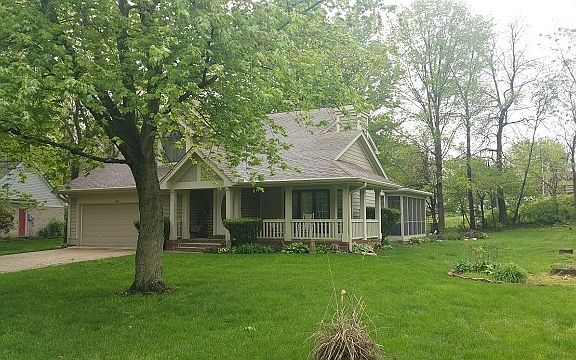 2nd image of 617 Fisher St