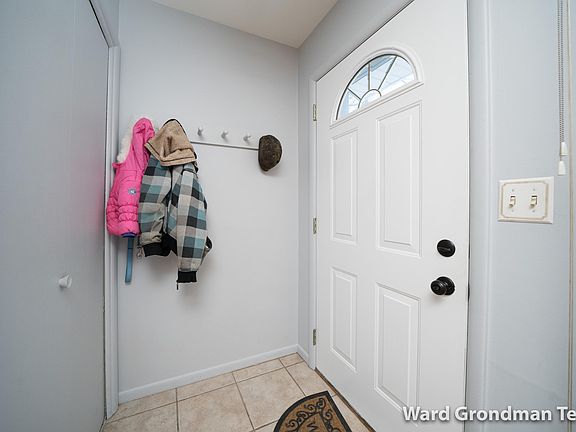 5th image of 2209 Greenview Dr SW