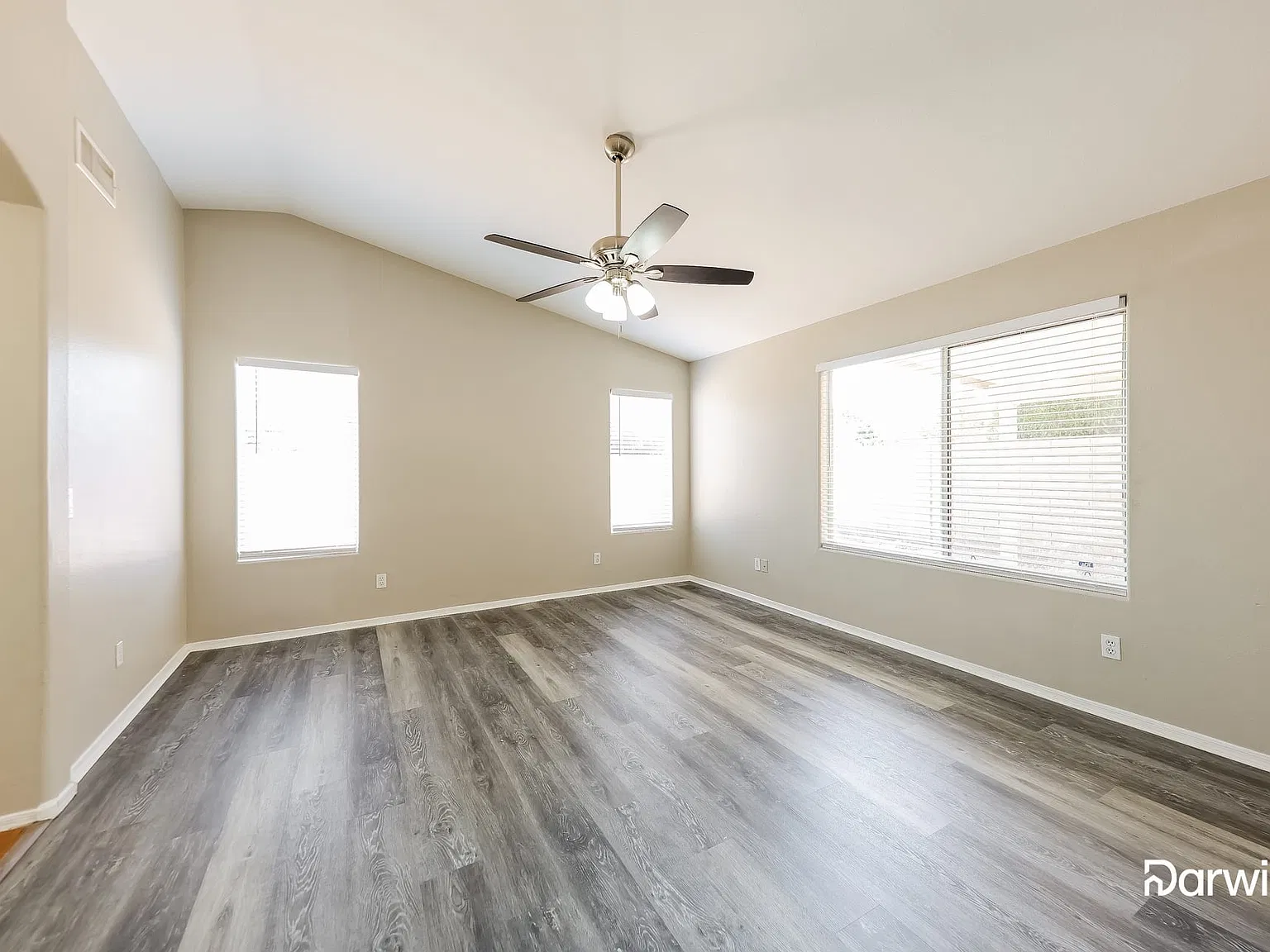 3 bed, 2.0 bath, 1492 sqft, $1,725 — Photo 4
