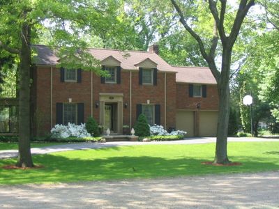 19135 Saratoga Blvd, Lathrup Village, MI, 48076