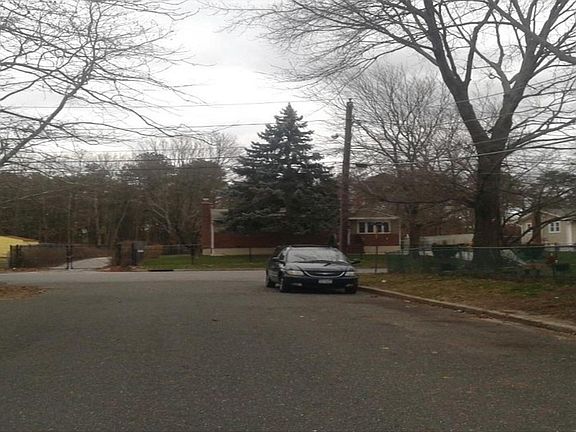 4th image of 18 Henderson Pl