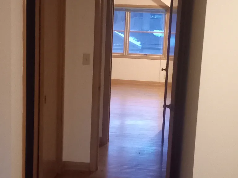 517 S 6th St — Photo 17