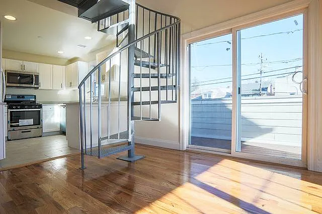 40 Cedar Swamp Rd #1001 — Photo 4