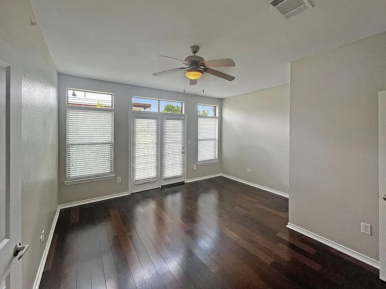 1207 Beaconsfield Ln #403 — Photo 11