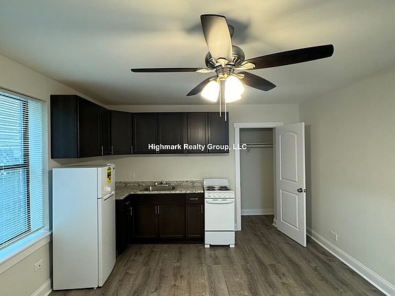 2nd image of 3933 N Clarendon Ave APT 111