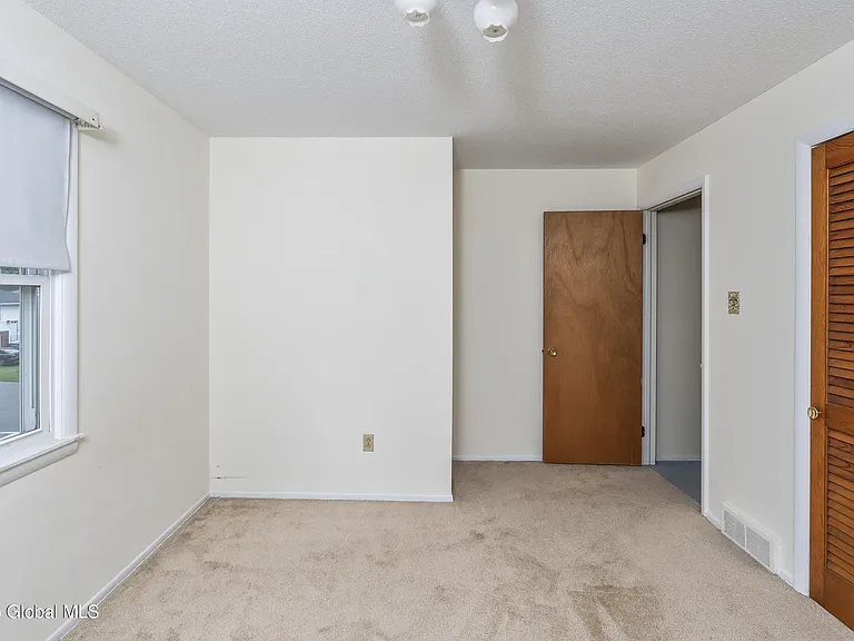 32 Hopewell St — Photo 4