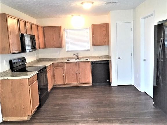 3rd image of 7737 Lantana Ave