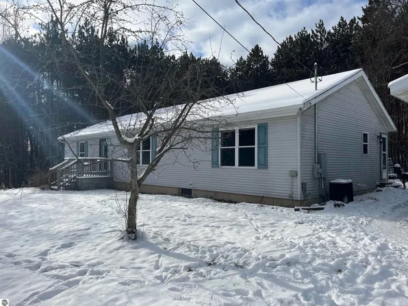 6688 S Gilmore Rd, Mount Pleasant, MI 48858