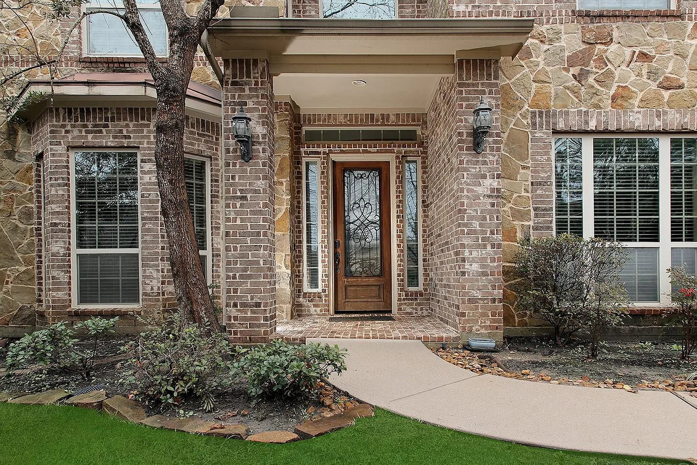 4 bed, 5.0 bath, 4054 sqft, $6,000 — Photo 3