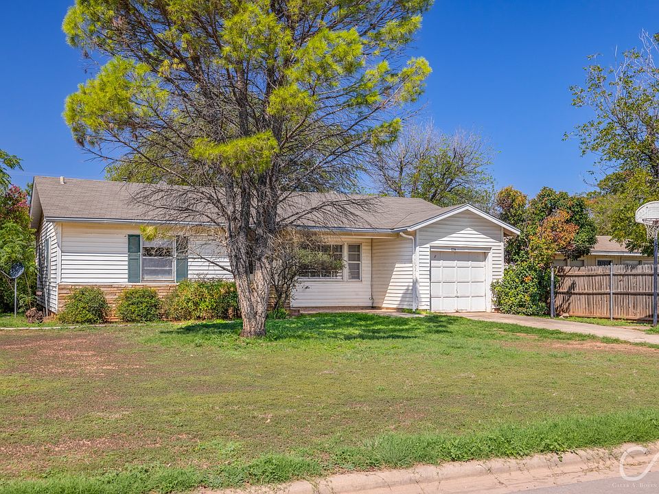 1st image of 834 Buccaneer Dr