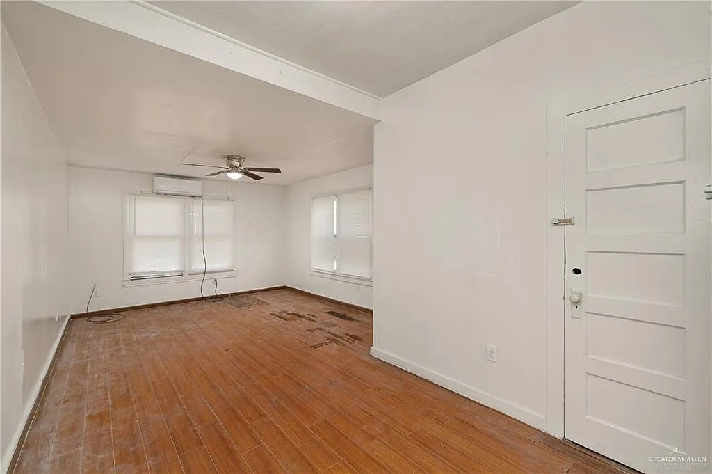 3 bed, 2.0 bath, 1290 sqft, $1,100 — Photo 4