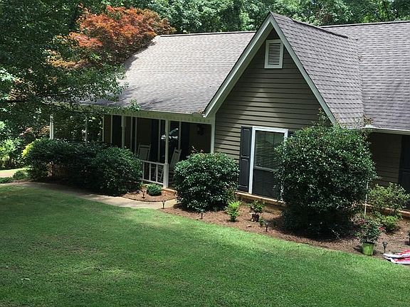 2nd image of 413 Meadowlawn Dr