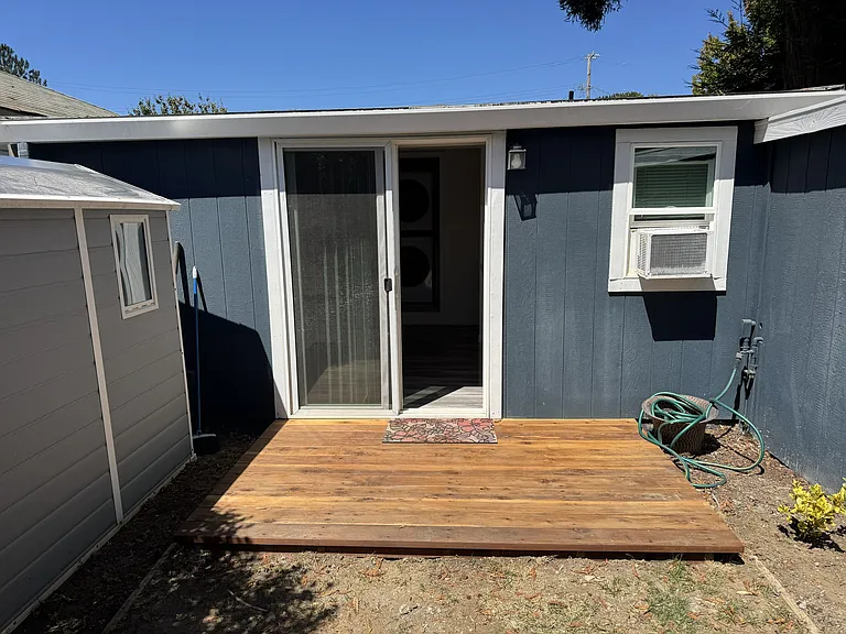 412 N Central Ave #B — Photo 1