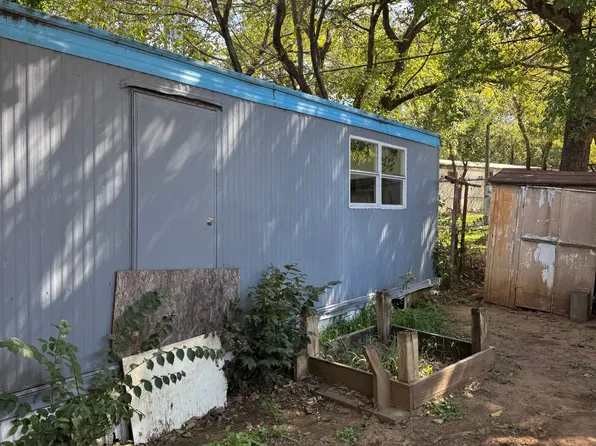 520 North Rd Trailer 27, Kennedale, TX 76060