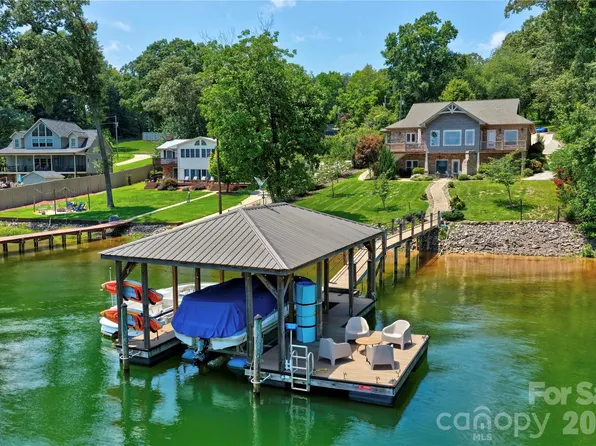 3826 Landmark Dr, Sherrills Ford, NC 28673