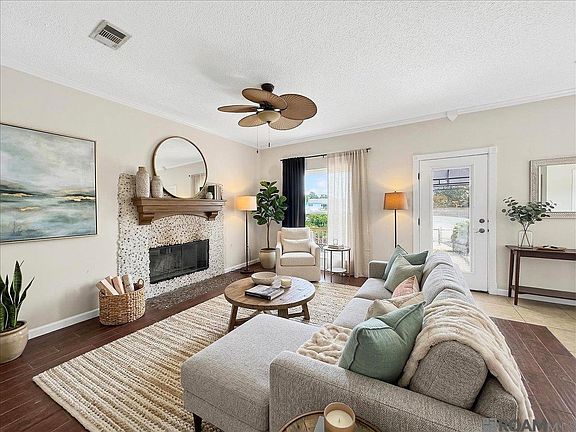 3rd image of 7111 Point Avery Dr