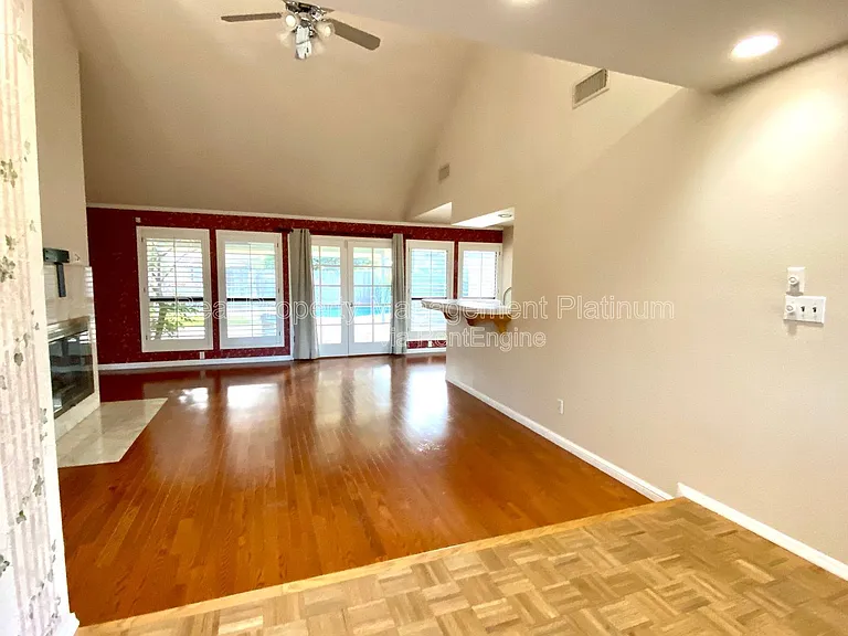 672 W Ellery Ave — Photo 18