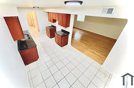 8149 S Exchange Ave — Photo 5