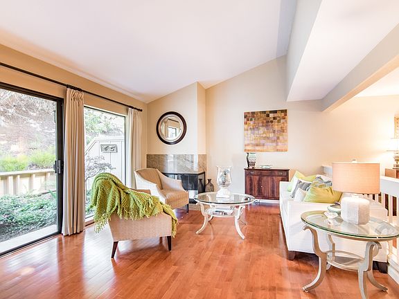 3rd image of 2 Buttercup Ln