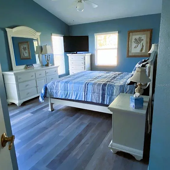 111 Lindale St — Photo 7
