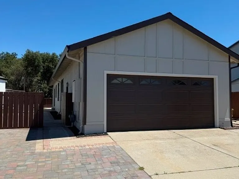 328 Brighton St — Photo 1