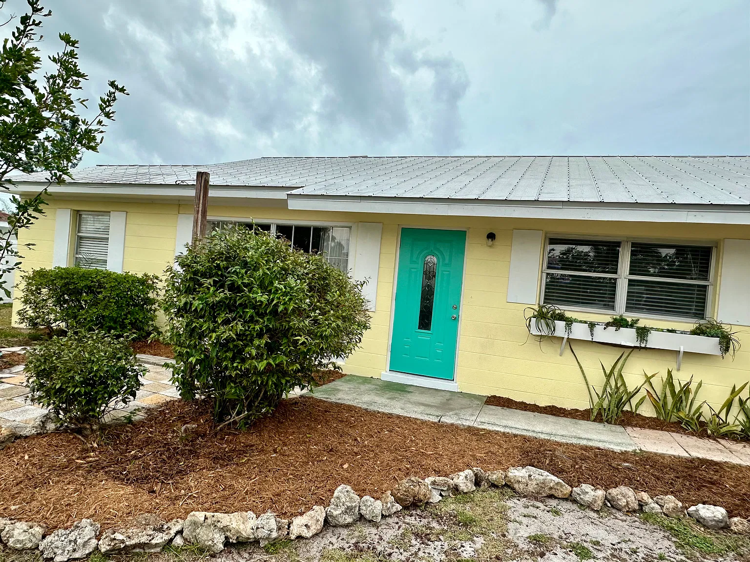 3 bed, 1232 sqft, $2,390 — Photo 3