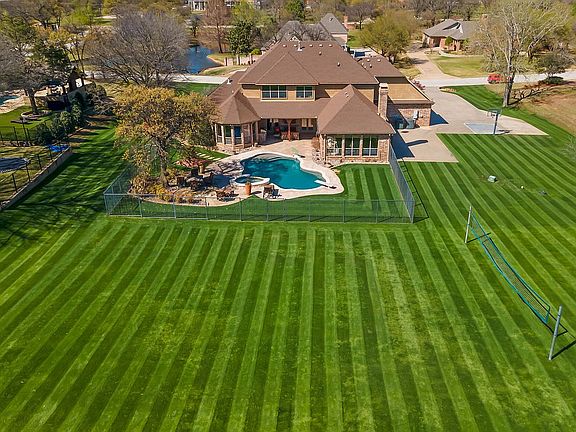 2nd image of 4801 Mariner Ct