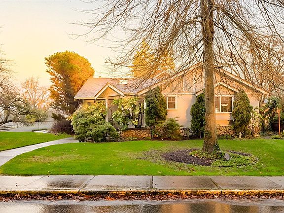 2nd image of 1975 Highland Rd