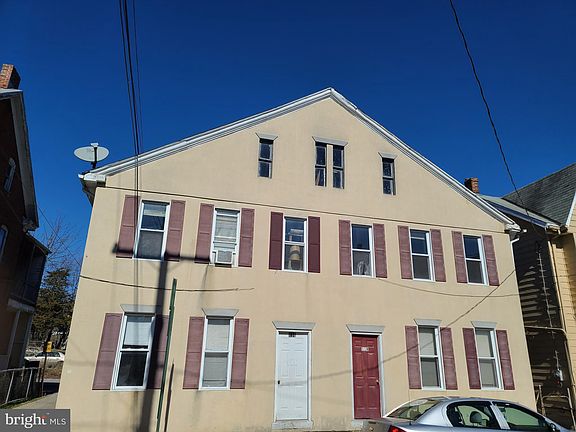 2nd image of 116 Elm St #118