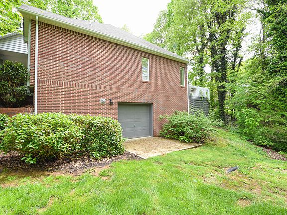 5th image of 121 Clinchcrest Dr