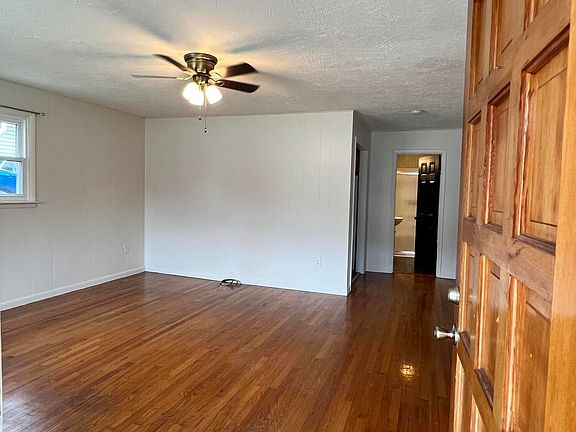 3rd image of 318 Cypress St