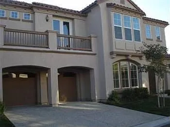 11 Kings Beach Pl photo 1