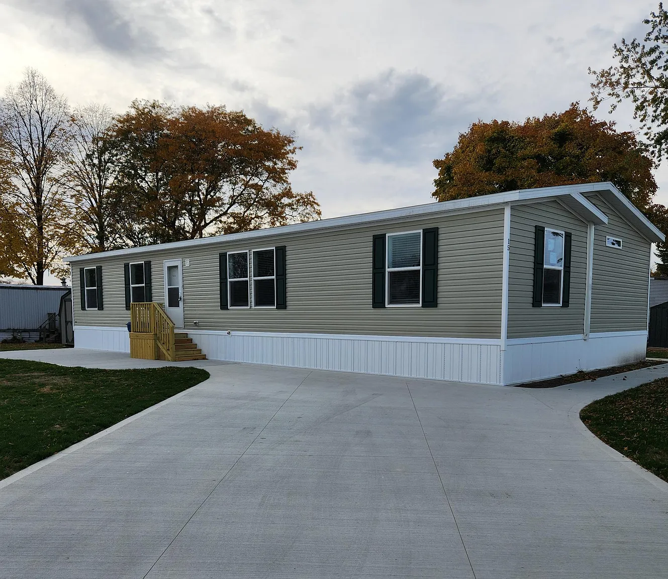 1705 W Shoreway Dr #3B-2Ba-1056Sqft photo 1