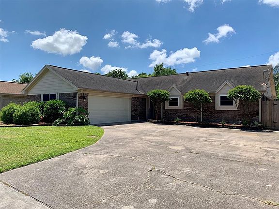 2nd image of 2317 Quaker Dr