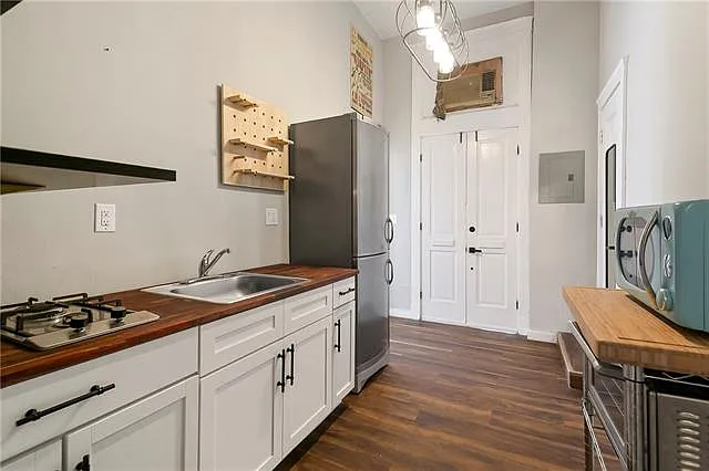 1 bed, 1.0 bath, 419 sqft, $1,250 — Photo 3