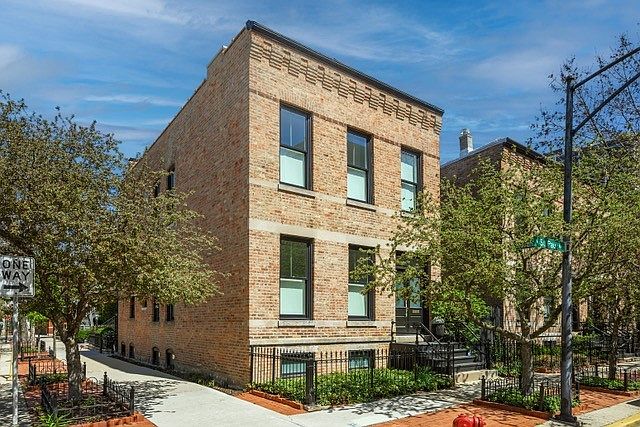 1st image of 242 W St Paul Ave