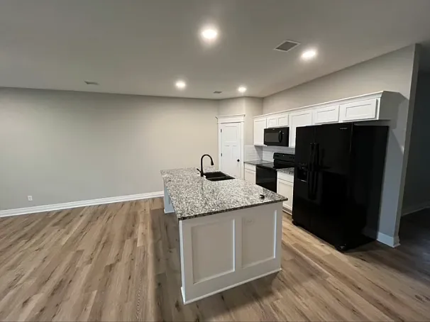 868 N Cloverleaf St — Photo 8