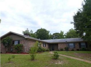 201 E Baratara Dr, Chickasaw, AL 36611