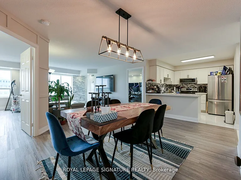 25 Kingsbridge Garden Cir #1126 — Photo 17