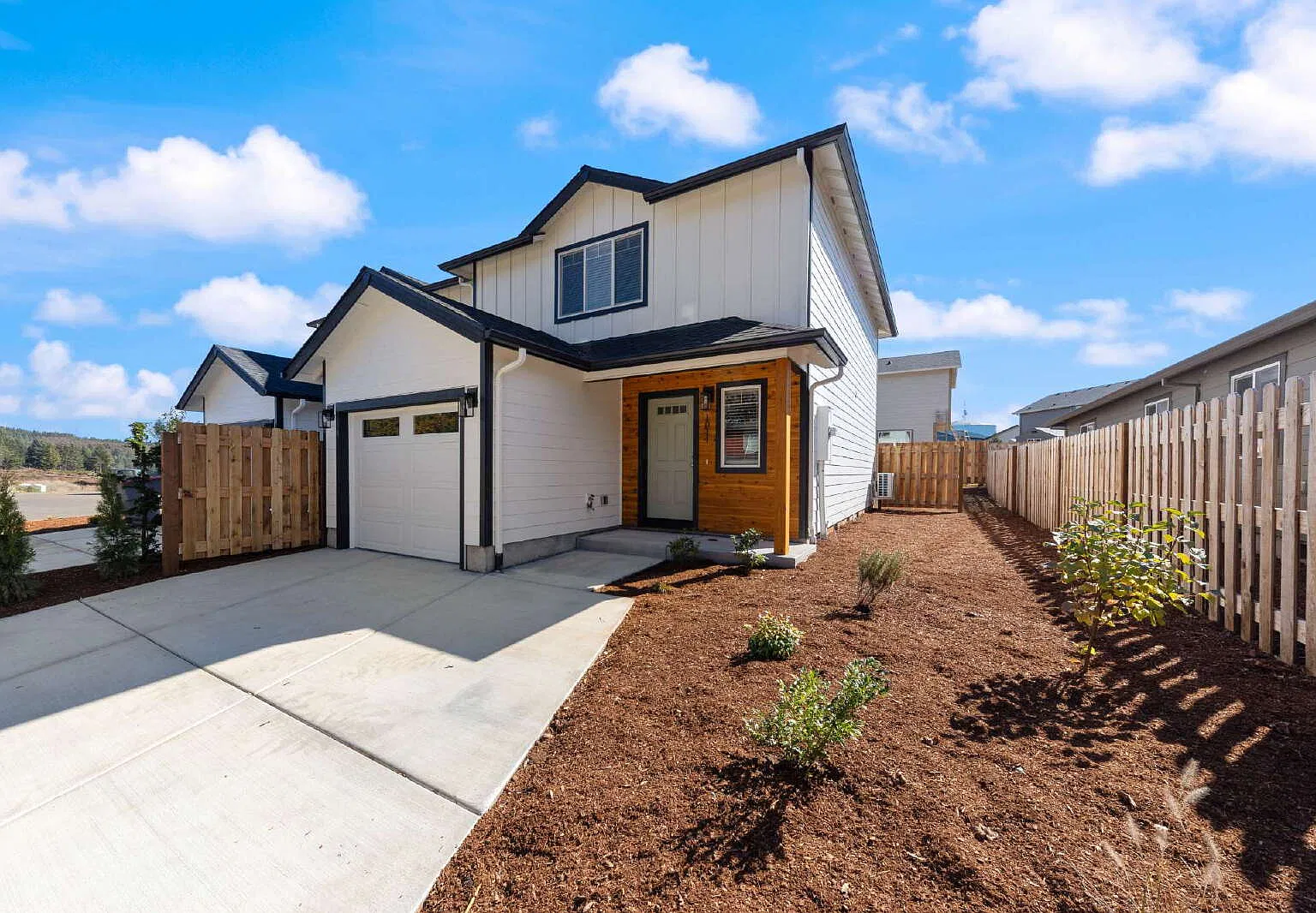 3 bed, 2.5 bath, 1226 sqft, $2,000 — Photo 4