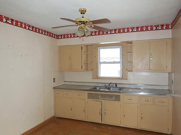 3rd image of 333 S West St