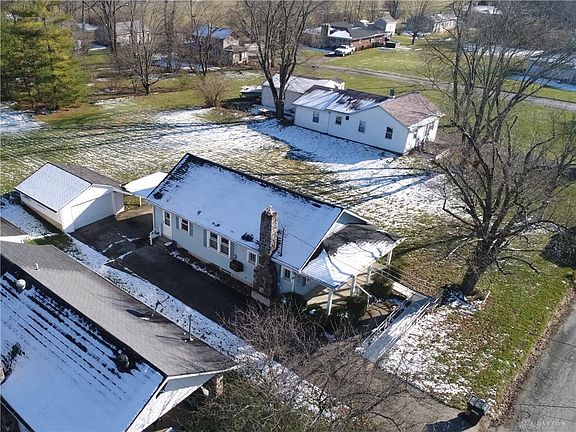 3rd image of 12 Kemp Ave
